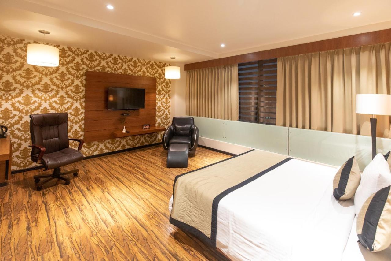 בובנשוואר Hotel Sandy'S Tower מראה חיצוני תמונה